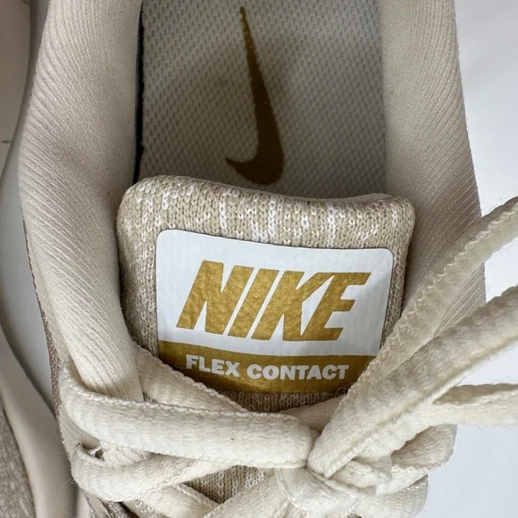 Nike Beige and Gold Lightweight Running Shoe - Picture 7 of 10